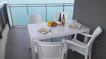 Фотографии Апарт-отели SEA-VIEW Beluga & Dolphin Luxury HOTEL apartments г. Батуми (Грузия) №3 Фото Апарт-отели SEA-VIEW Beluga & Dolphin Luxury HOTEL apartments г. Батуми 3
