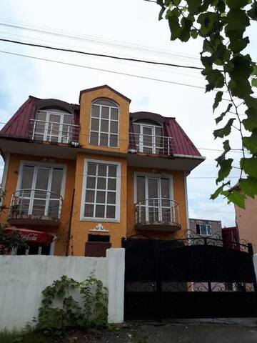 Фотографии Дома для отпуска Home г. Батуми (Грузия) №1 Фото Дома для отпуска Home г. Батуми 1
