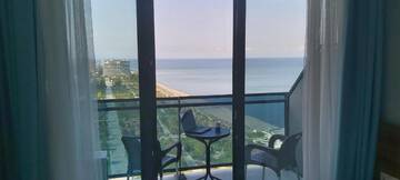 Фотографии Апарт-отели BATUMI BEACH TOWER SEA FRONT APARTHOTEL г. Батуми (Грузия) №4 Фото Апарт-отели BATUMI BEACH TOWER SEA FRONT APARTHOTEL г. Батуми 4