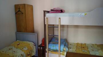 Фото номера Двухместный номер эконом-класса с 2 отдельными кроватями Хостелы TJ+ Hostel г. Батуми 3