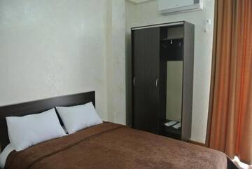 Фото номера Стандартный двухместный номер с 1 кроватью Отель Beach House Hotel г. Батуми 5
