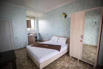 Фото номера Апартаменты с балконом Отель Beach House Hotel г. Батуми 3