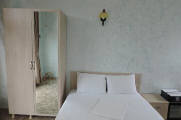 Фото номера Апартаменты с балконом Отель Beach House Hotel г. Батуми 4