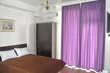Фото номера Стандартный четырехместный номер Отель Beach House Hotel г. Батуми 13