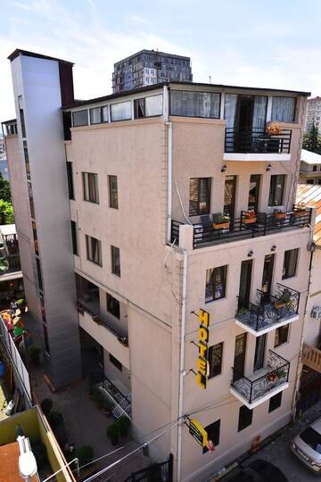 Фото номера Апартаменты с 2 спальнями Отель Hotel Phaliashvili г. Батуми 4