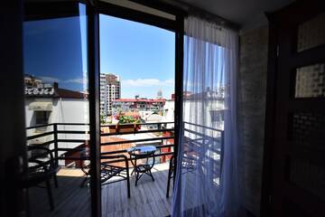 Фото номера Люкс с террасой Отель Hotel Phaliashvili г. Батуми 8
