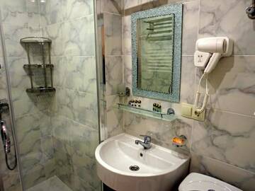 Фото номера Кровать в общем номере с 4 кроватями Хостелы Rock Hostel First Line г. Батуми 30