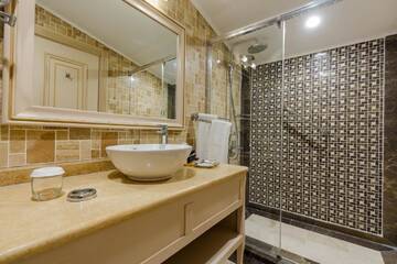 Фото номера Два стандартных смежных номера Отель Divan Suites Batumi г. Батуми 2