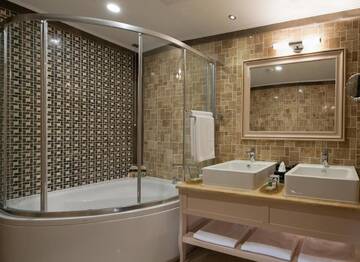 Фото номера Люкс Отель Divan Suites Batumi г. Батуми 2