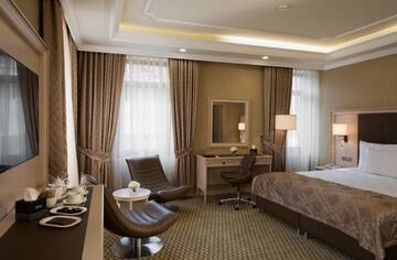 Фото номера Люкс Отель Divan Suites Batumi г. Батуми 3