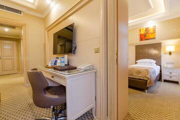 Фото номера Два стандартных смежных номера Отель Divan Suites Batumi г. Батуми 5
