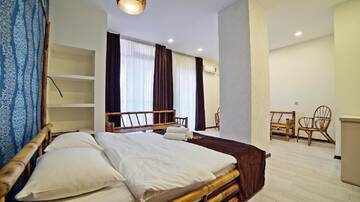 Фото номера Семейный номер Делюкс Отель Mardi Plaza Hotel г. Батуми 15