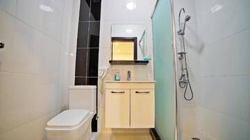 Фото номера Семейный номер Делюкс Отель Mardi Plaza Hotel г. Батуми 6