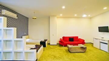 Фото номера Семейный номер Делюкс Отель Mardi Plaza Hotel г. Батуми 10