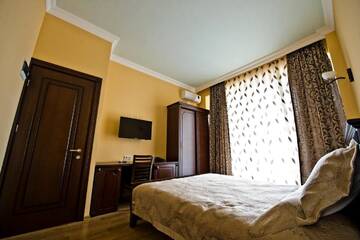 Фото номера Стандартный двухместный номер с 1 кроватью Отель Eiffel Hotel г. Батуми 4