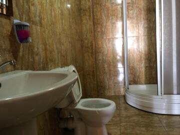 Фото номера Стандартный трехместный номер Отель M-Palace Hotel г. Батуми 25