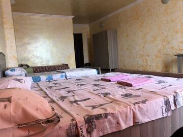 Фото номера Стандартный четырехместный номер Отель M-Palace Hotel г. Батуми 2