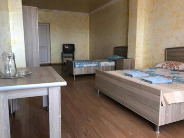 Фото номера Стандартный трехместный номер Отель M-Palace Hotel г. Батуми 29