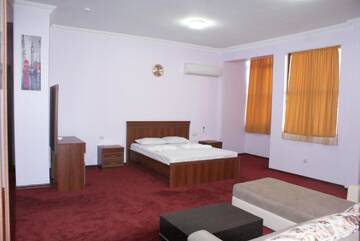 Фото номера Люкс с балконом Отель Hotel Old Town г. Батуми 9