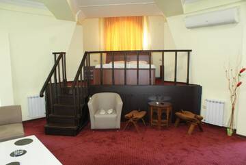 Фото номера Двухуровневый люкс Отель Hotel Old Town г. Батуми 4