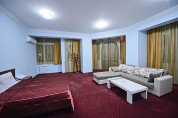 Фото номера Люкс с балконом Отель Hotel Old Town г. Батуми 12