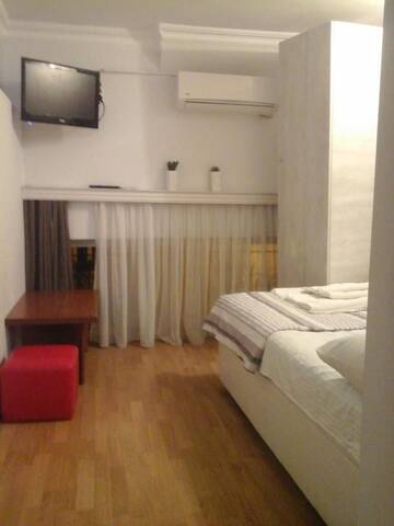 Фото номера Одноместный номер с ванной комнатой Гостевой дом Guest House Lili г. Батуми 6