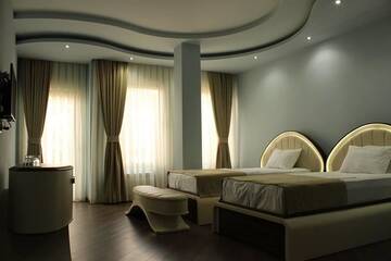 Фото номера Стандартный двухместный номер с 2 отдельными кроватями Отель Light Palace Hotel г. Батуми 2