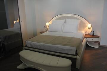 Фото номера Стандартный двухместный номер с 1 кроватью Отель Light Palace Hotel г. Батуми 5