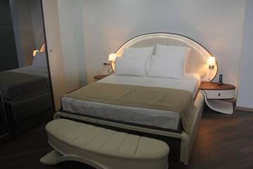 Фото номера Стандартный двухместный номер с 1 кроватью Отель Light Palace Hotel г. Батуми 7