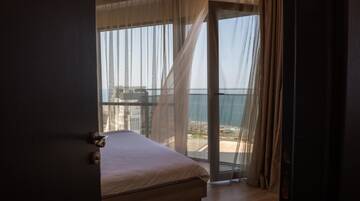 Фото номера Апартаменты-студио с видом на море Апарт-отели Silk Road Batumi г. Батуми 4