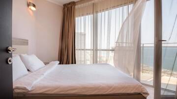 Фото номера Апартаменты-студио с видом на море Апарт-отели Silk Road Batumi г. Батуми 3