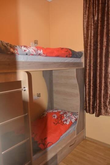 Фото номера Кровать в общем 6-местном номере для мужчин и женщин Хостелы Calypso Hostel г. Батуми 2