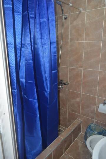 Фото номера Кровать в общем 4-местном номере для мужчин и женщин Хостелы Calypso Hostel г. Батуми 4