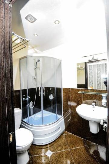 Фото номера Двухместный номер с 1 кроватью и балконом Гостевой дом TemHouse Guest House г. Батуми 4