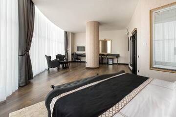 Фото номера Полулюкс с видом на море Отель JRW Welmond Hotel г. Батуми 5