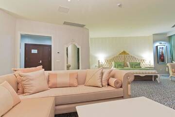 Фото номера Представительский люкс Отель JRW Welmond Hotel г. Батуми 2