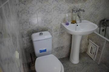 Фото номера Четырехместный номер с собственной ванной комнатой Гостевой дом Guest House On Asatiani г. Батуми 13