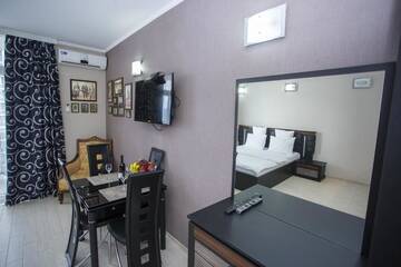 Фото номера Апартаменты-студио Апарт-отели Apart Hotel Sea Towers Batumi г. Батуми 3