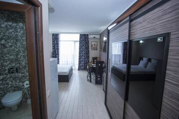 Фото номера Апартаменты-студио Апарт-отели Apart Hotel Sea Towers Batumi г. Батуми 2