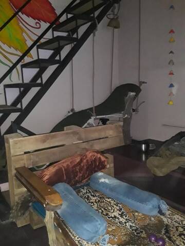 Фото номера Односпальная кровать в общем номере с 6 кроватями Хостелы Hostel Retro г. Батуми 10