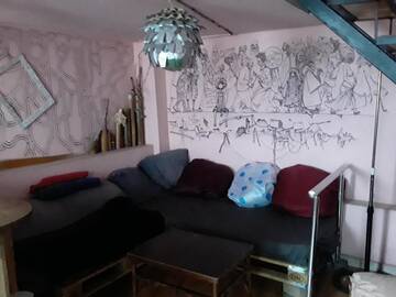 Фото номера Односпальная кровать в общем номере с 6 кроватями Хостелы Hostel Retro г. Батуми 7