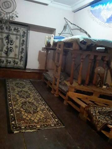 Фото номера Односпальная кровать в общем номере с 6 кроватями Хостелы Hostel Retro г. Батуми 5