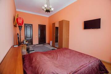 Фото номера Двухместный номер Делюкс с 1 кроватью Отель Hotel Queen-Batumi г. Батуми 8
