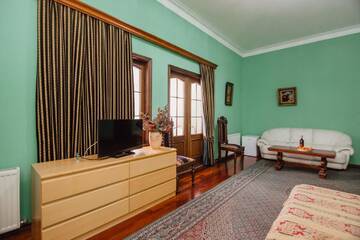 Фото номера Апартаменты с балконом Отель Hotel Queen-Batumi г. Батуми 7