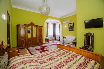 Фото номера Полулюкс Отель Hotel Queen-Batumi г. Батуми 6