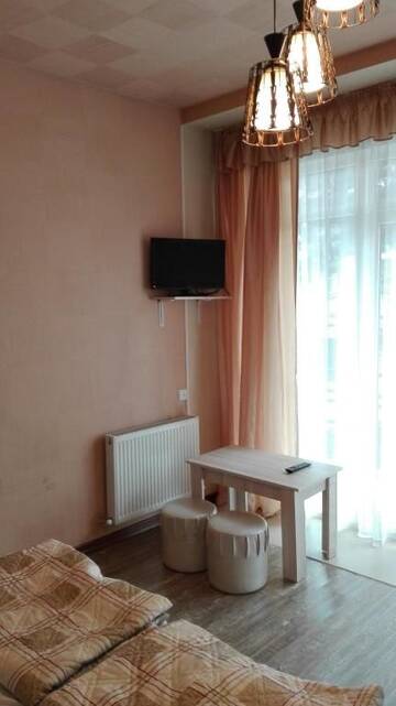 Фото номера Трехместный номер с балконом Гостевой дом Guesthouse Melikishvili 57 г. Батуми 3
