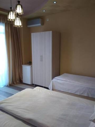 Фото номера Трехместный номер с балконом Гостевой дом Guesthouse Melikishvili 57 г. Батуми 8