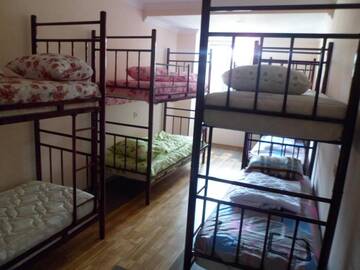 Фото номера Кровать в общем 8-местном номере для мужчин и женщин Хостелы Hostel Everyday Lux г. Батуми 5