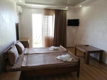 Фото номера Трехместный номер Гостевой дом Holiday Home Data г. Батуми 45