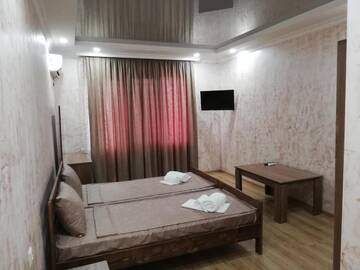 Фото номера Трехместный номер Гостевой дом Holiday Home Data г. Батуми 44